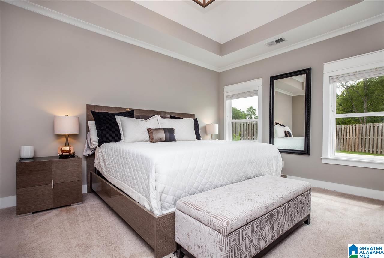 1445 Valley Trace Birmingham, AL 35210 - Photo 4 of 37