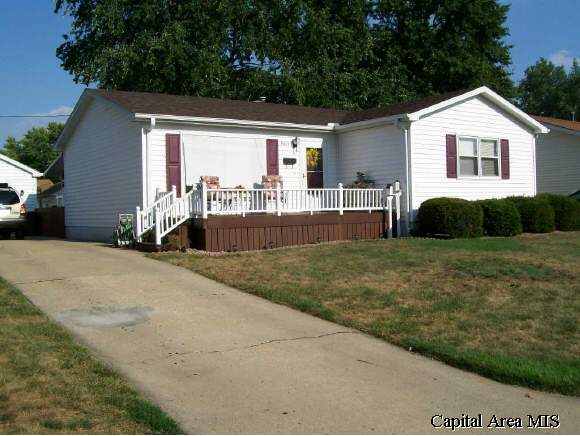 1904 Fairfield Drive Springfield, IL 62702 - Photo 1 of 5 Gallery Image 1