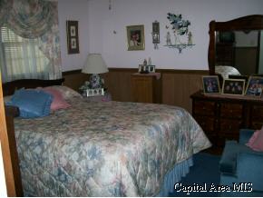1904 Fairfield Drive Springfield, IL 62702 - Photo 4 of 5 Gallery Image 4