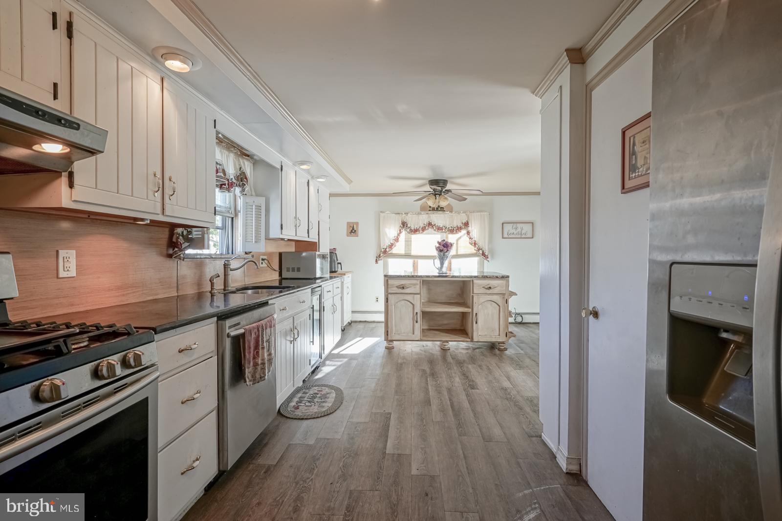 293 B Street Carneys Point, NJ 08069 - Photo 12 of 25