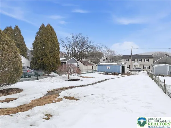 $315,000 | 1437 Courtright Street, Hellertown, PA 18055