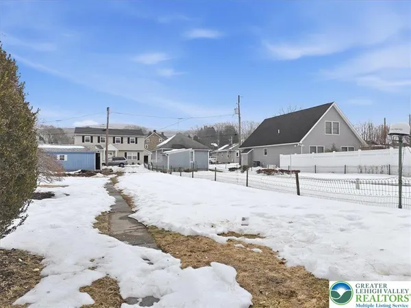$315,000 | 1437 Courtright Street, Hellertown, PA 18055