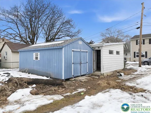 $315,000 | 1437 Courtright Street, Hellertown, PA 18055