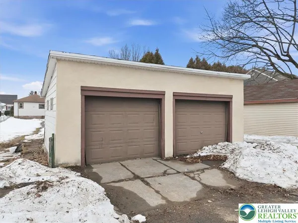 $315,000 | 1437 Courtright Street, Hellertown, PA 18055