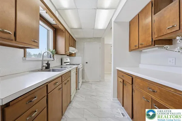 $315,000 | 1437 Courtright Street, Hellertown, PA 18055