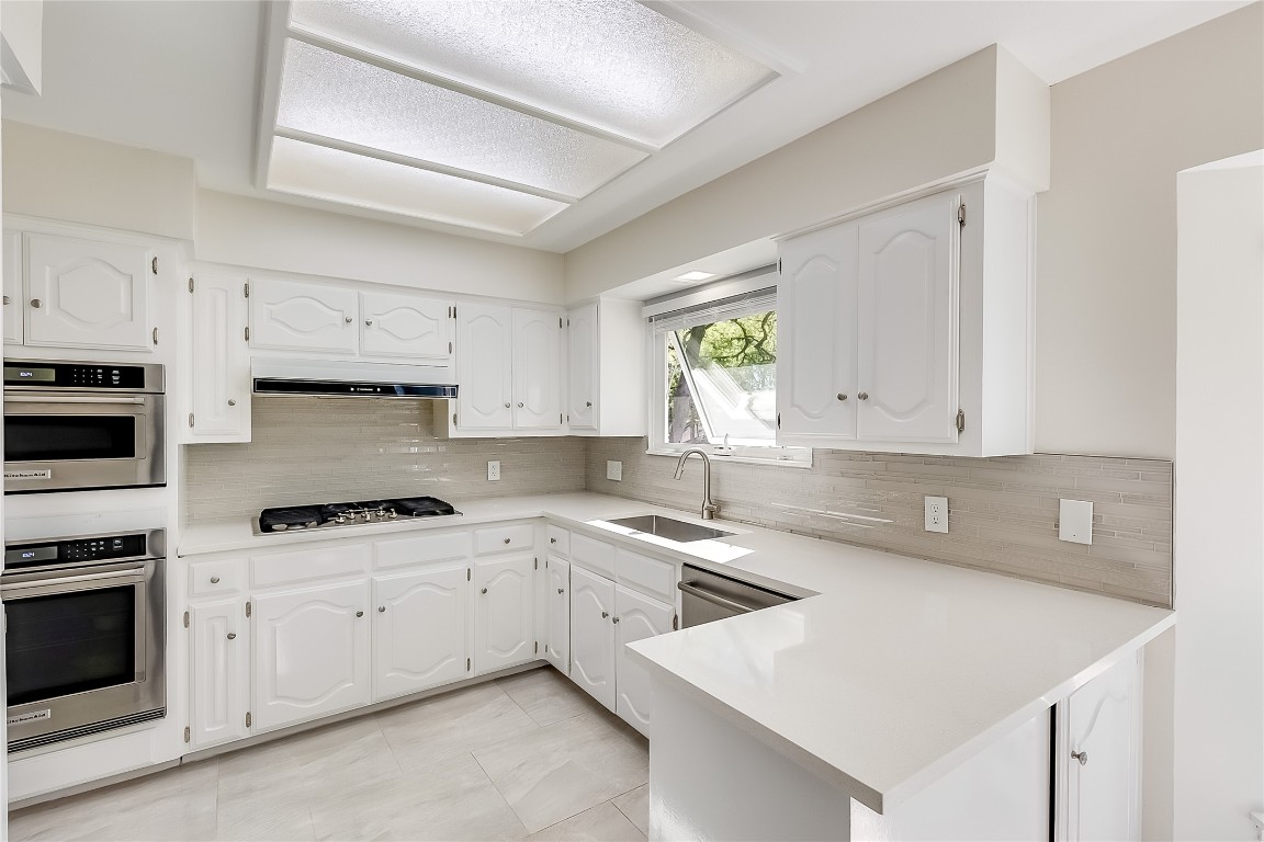 11209 Deadoak Lane Austin, TX 78759 - Photo 13 of 34