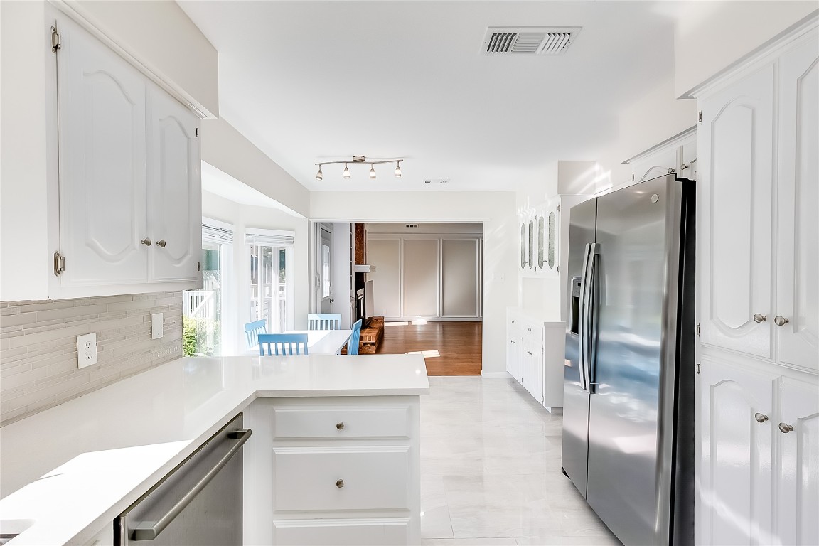 11209 Deadoak Lane Austin, TX 78759 - Photo 15 of 34