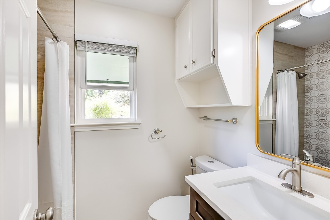 11209 Deadoak Lane Austin, TX 78759 - Photo 23 of 34