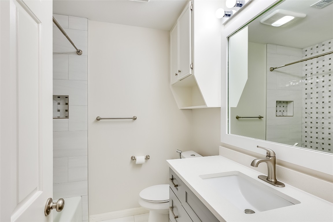 11209 Deadoak Lane Austin, TX 78759 - Photo 25 of 34