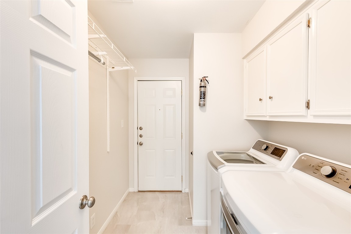 11209 Deadoak Lane Austin, TX 78759 - Photo 28 of 34