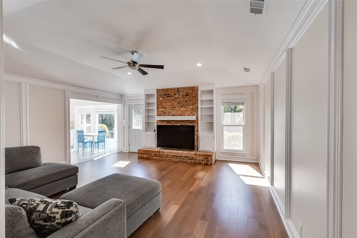 11209 Deadoak Lane Austin, TX 78759 - Photo 6 of 34