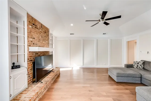 $3,100 | 11209 Deadoak Lane, Austin, TX 78759