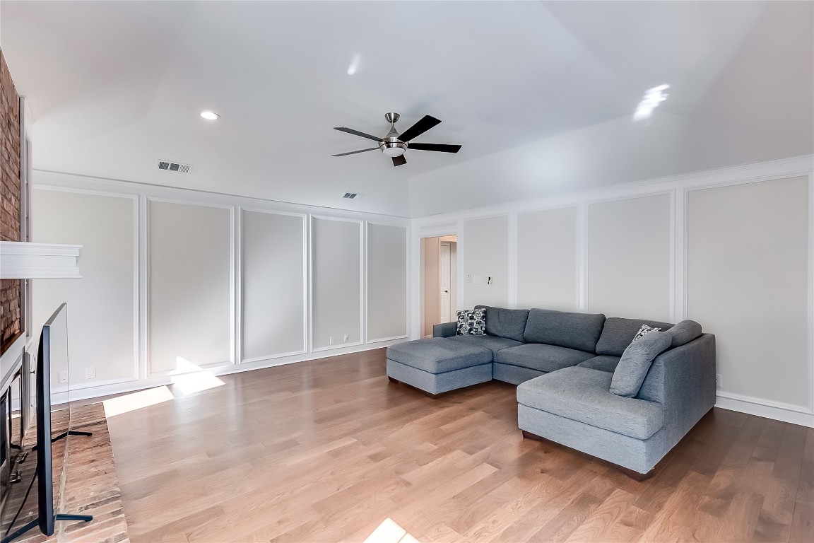 11209 Deadoak Lane Austin, TX 78759 - Photo 9 of 34