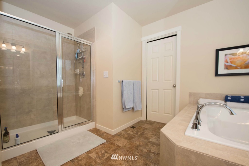 23025 43rd Drive Southeast Bothell, WA 98021 - Photo 12 of 16