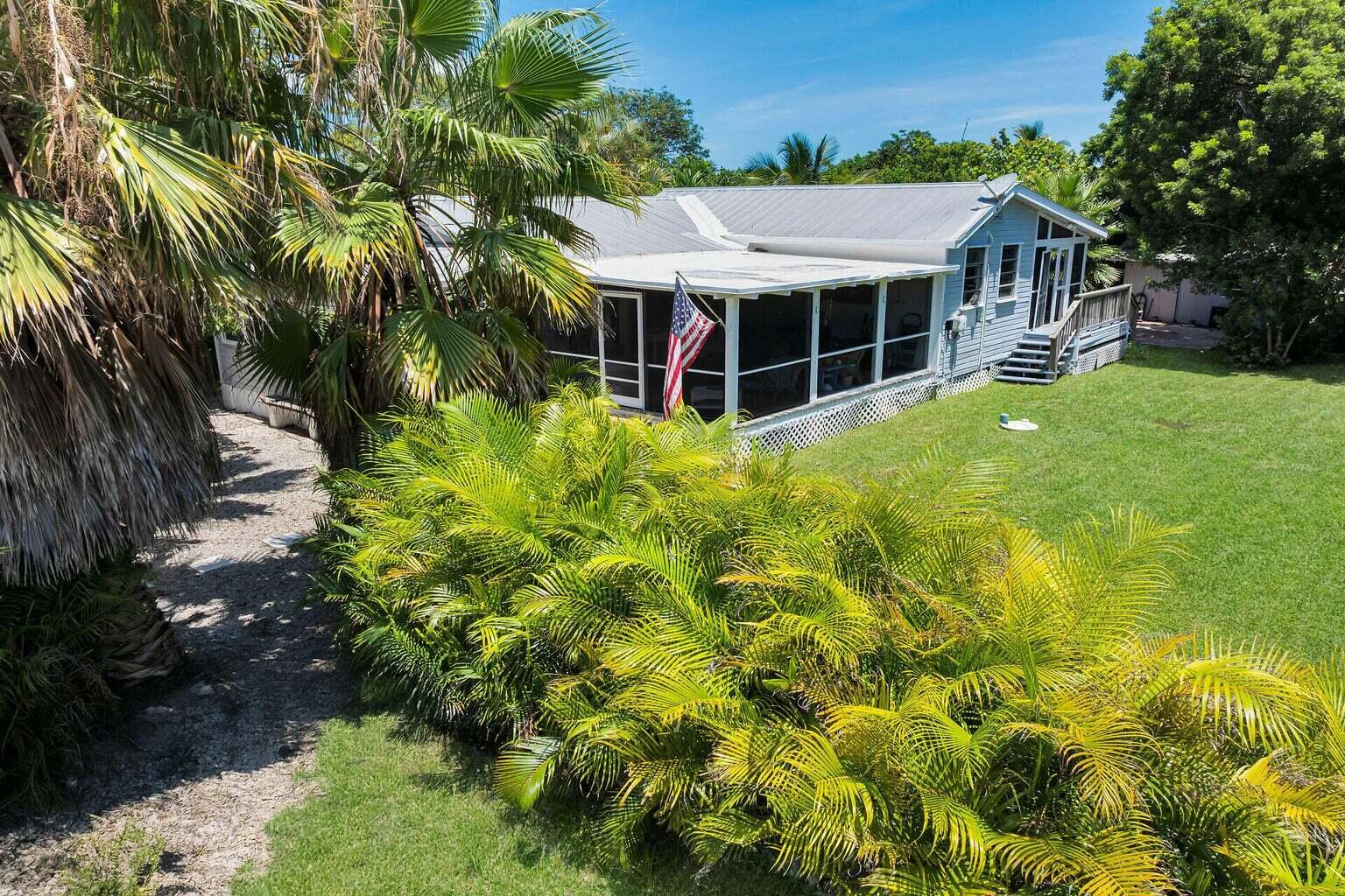 30461 Poinciana Road Big Pine Key, FL 33043 - Photo 1 of 25 20250727133341175258000000-o