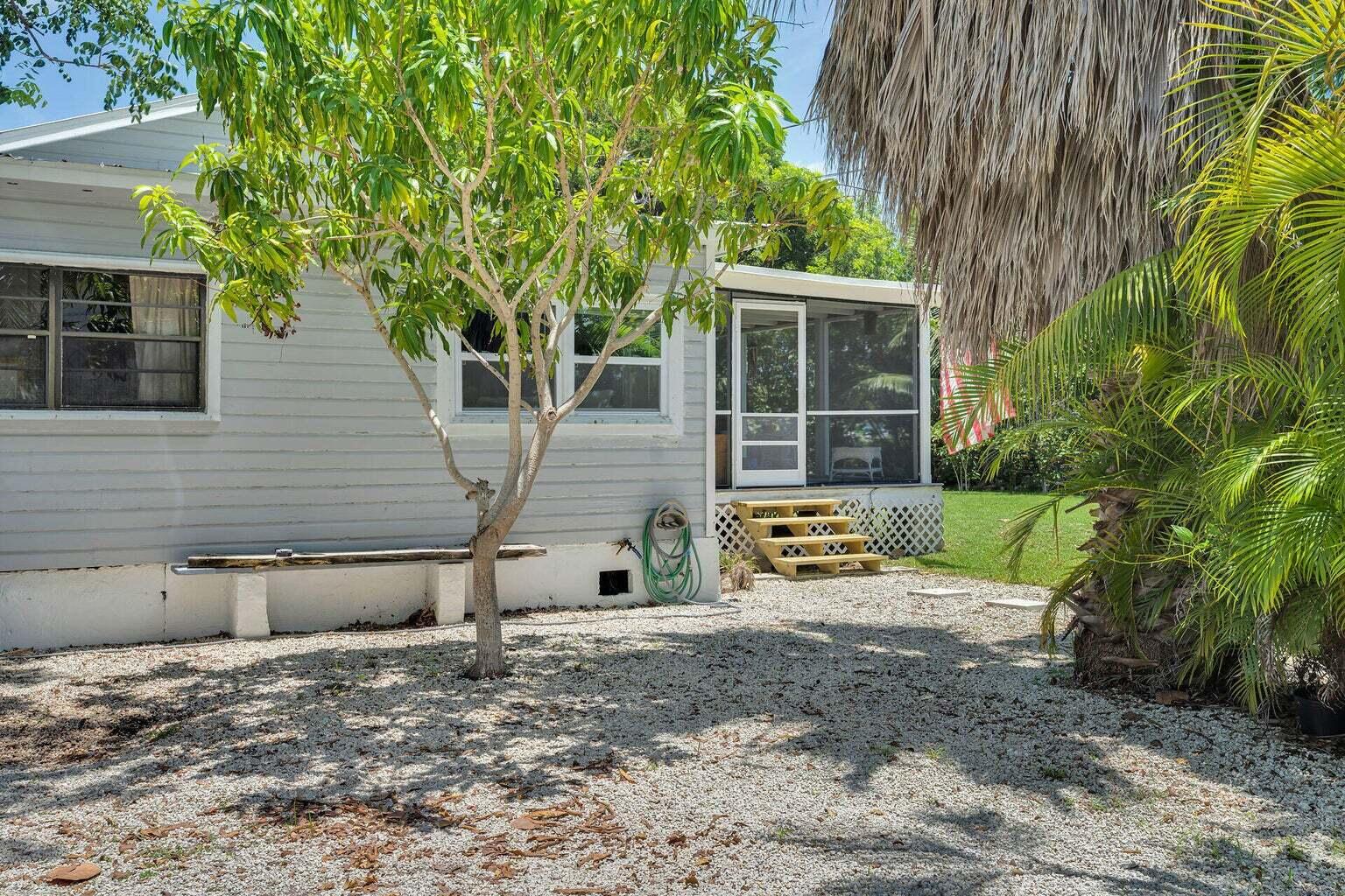 30461 Poinciana Road Big Pine Key, FL 33043 - Photo 4 of 25 20250727133356332345000000-o