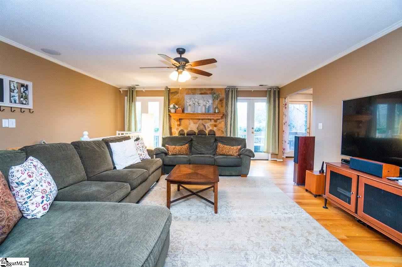 105 Heathwood Road Easley, SC 29640 - Photo 4 of 36