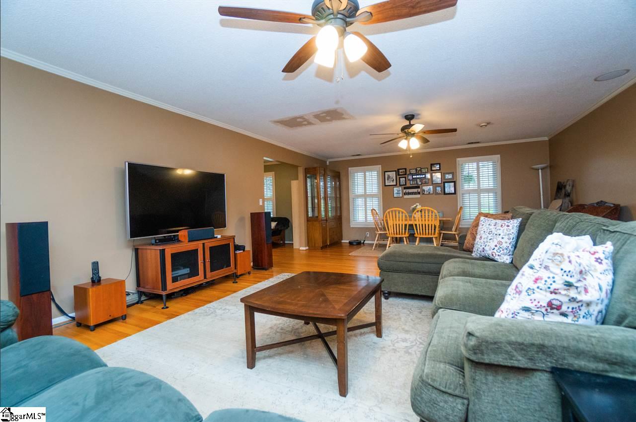 105 Heathwood Road Easley, SC 29640 - Photo 5 of 36