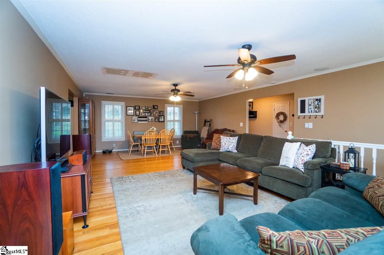 105 Heathwood Road Easley, SC 29640 - Photo 6 of 36
