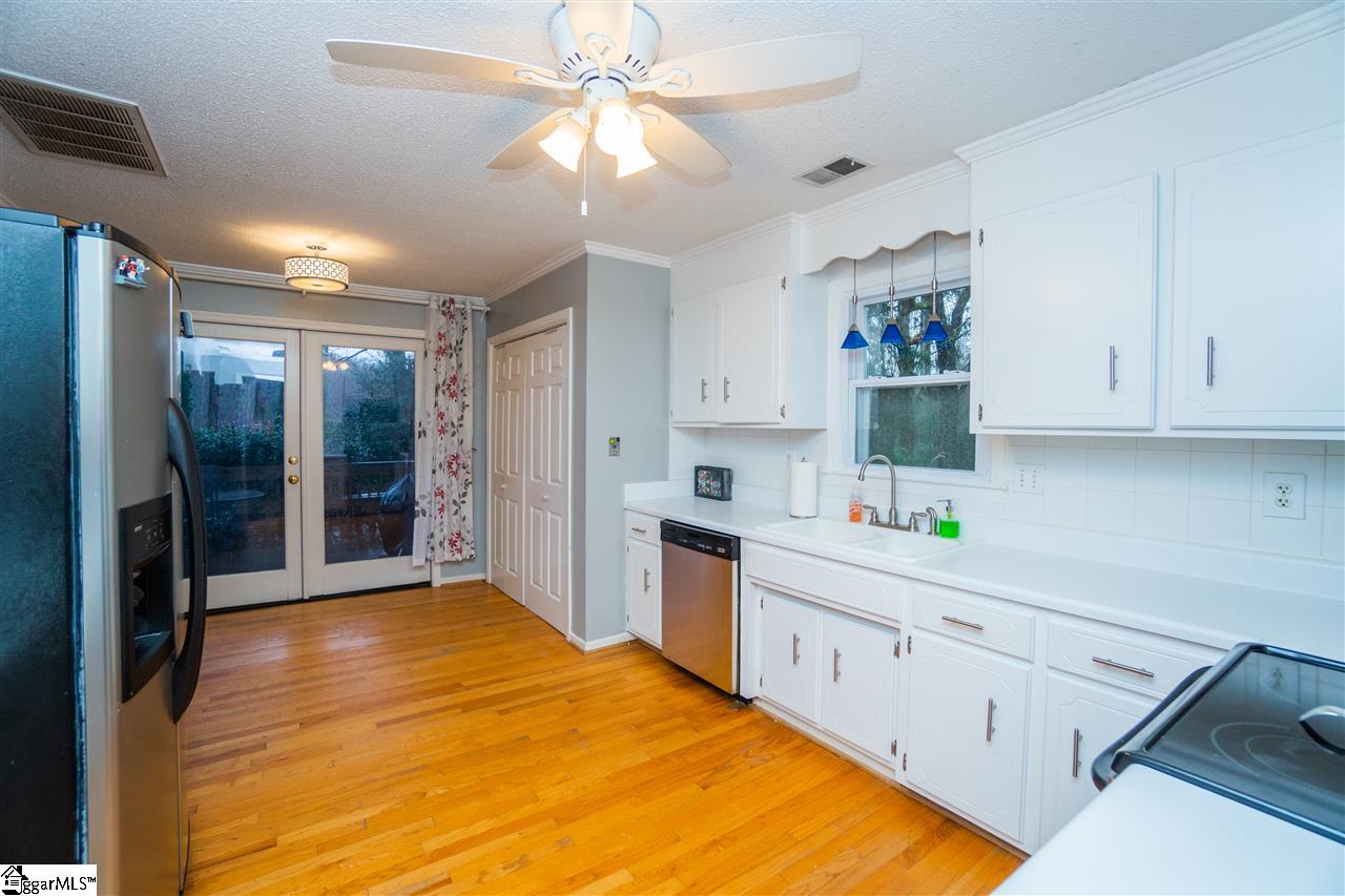 105 Heathwood Road Easley, SC 29640 - Photo 10 of 36