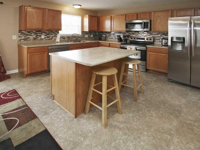 12526 Schoolhouse Road Fishers, IN 46037 - Photo 5 of 24 Gallery Image 5