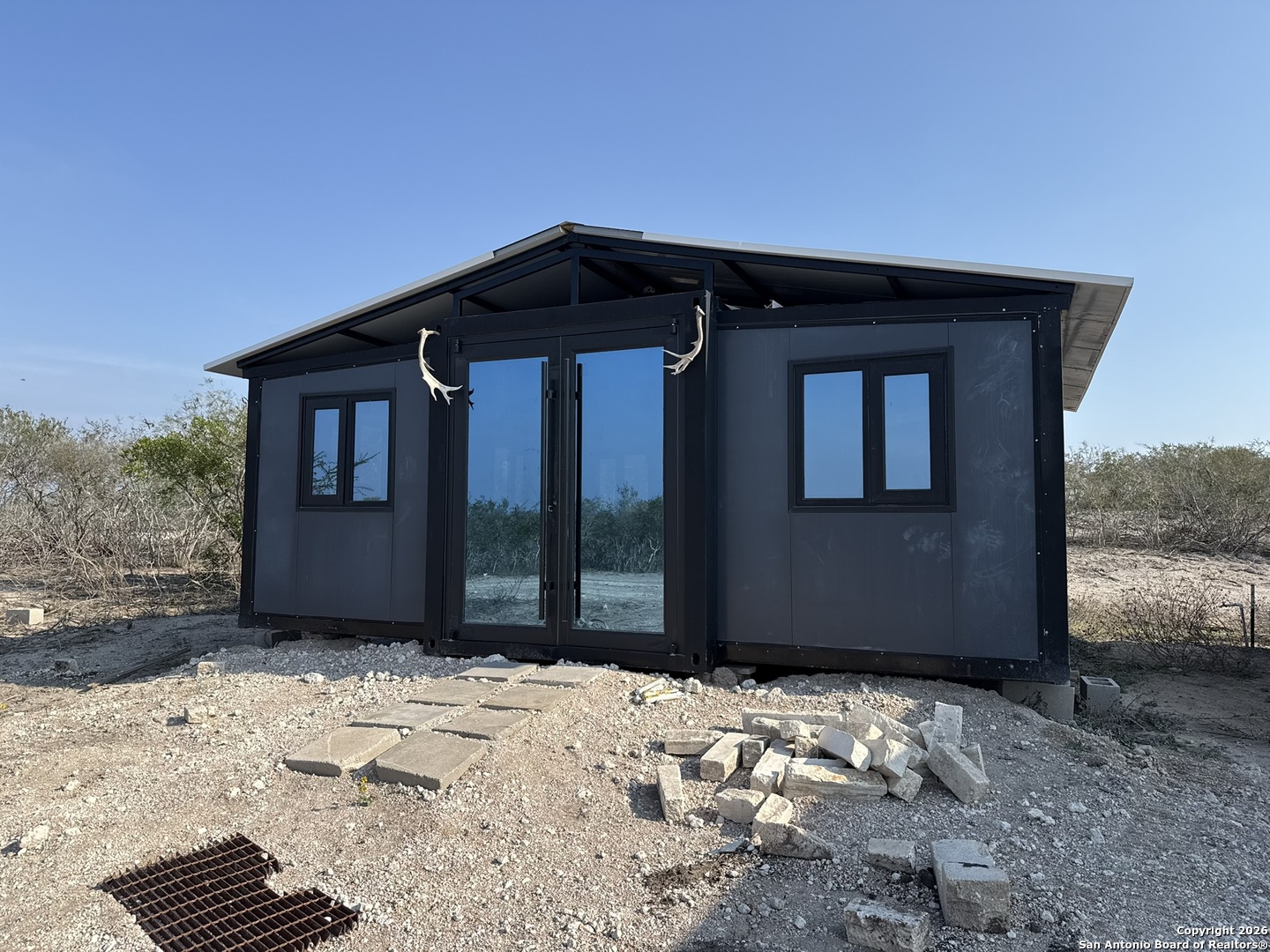 1331 Highway 281 George West, TX 78022 - Photo 8 of 14 a front view of a house