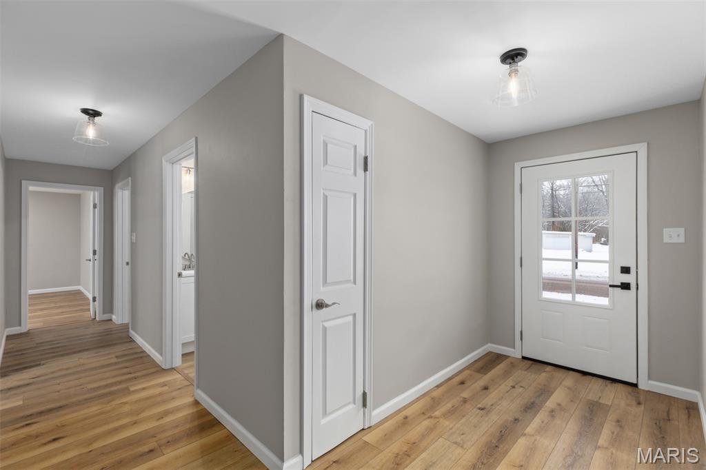 902 South Hackman Street Staunton, IL 62088 - Photo 5 of 29