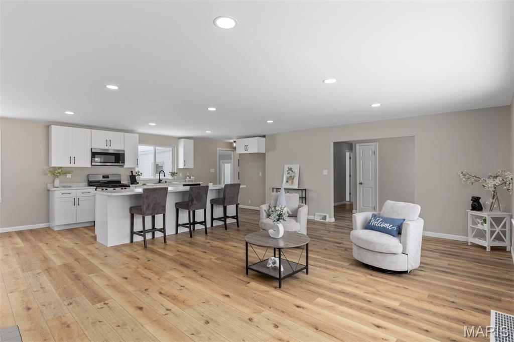 902 South Hackman Street Staunton, IL 62088 - Photo 8 of 29