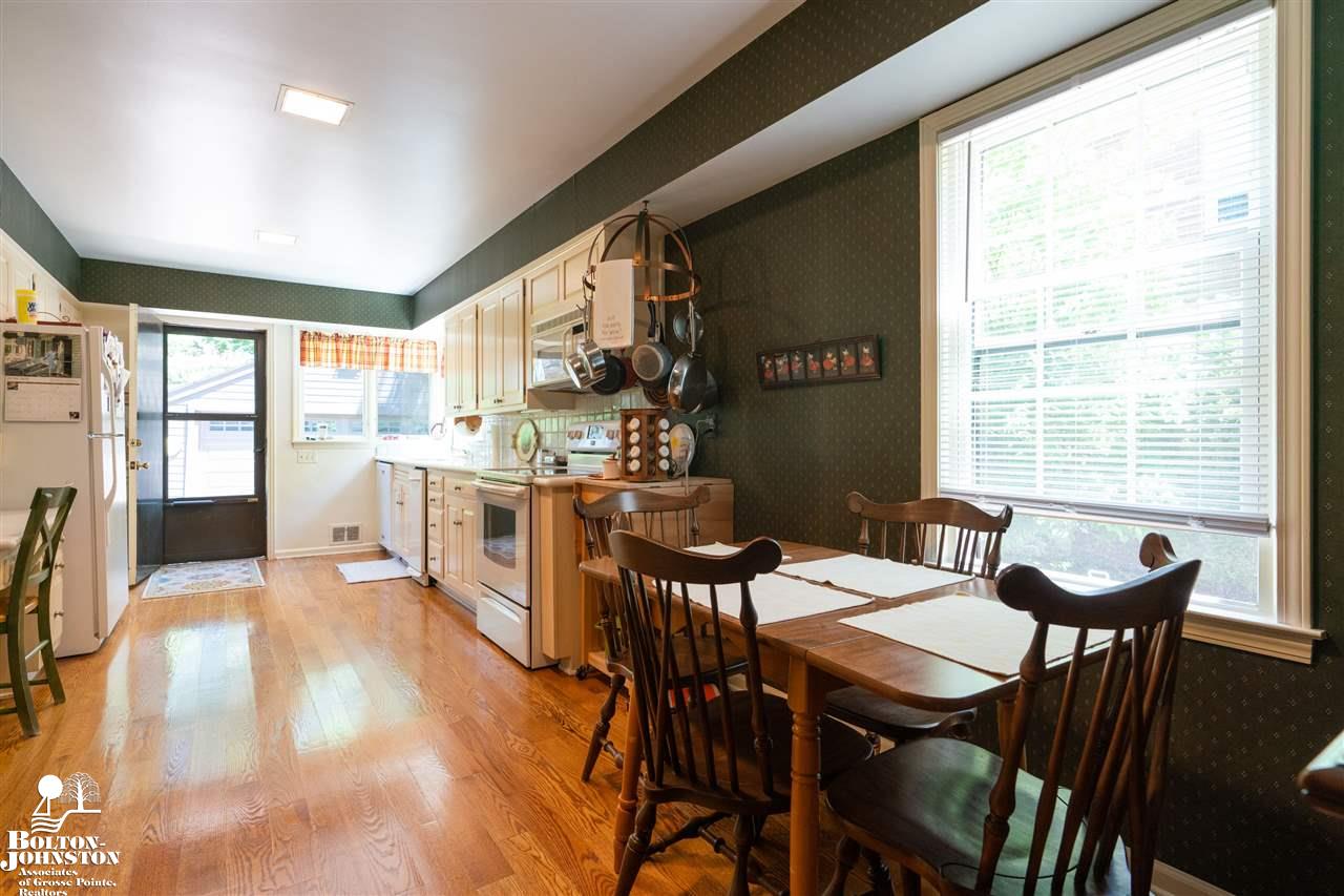 88 Handy Road Grosse Pointe Farms, MI 48236 - Photo 10 of 23