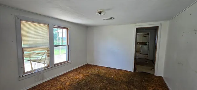 a view of empty room with window