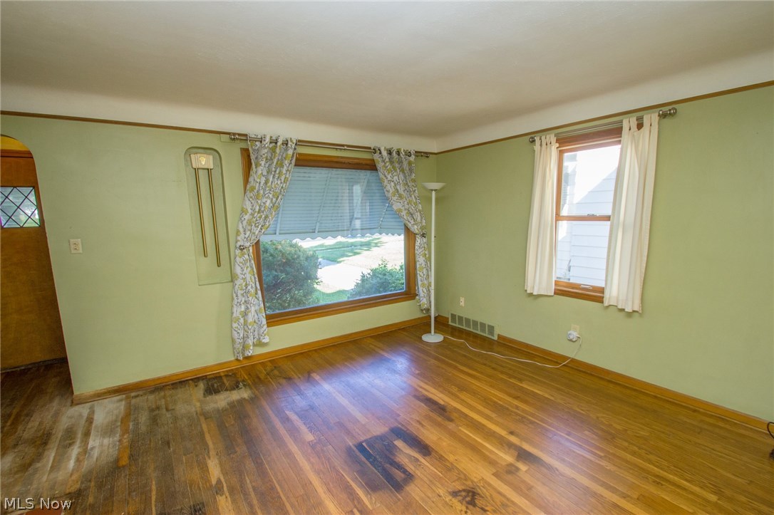 17702 Libby Road Maple Heights, OH 44137 - Photo 5 of 33