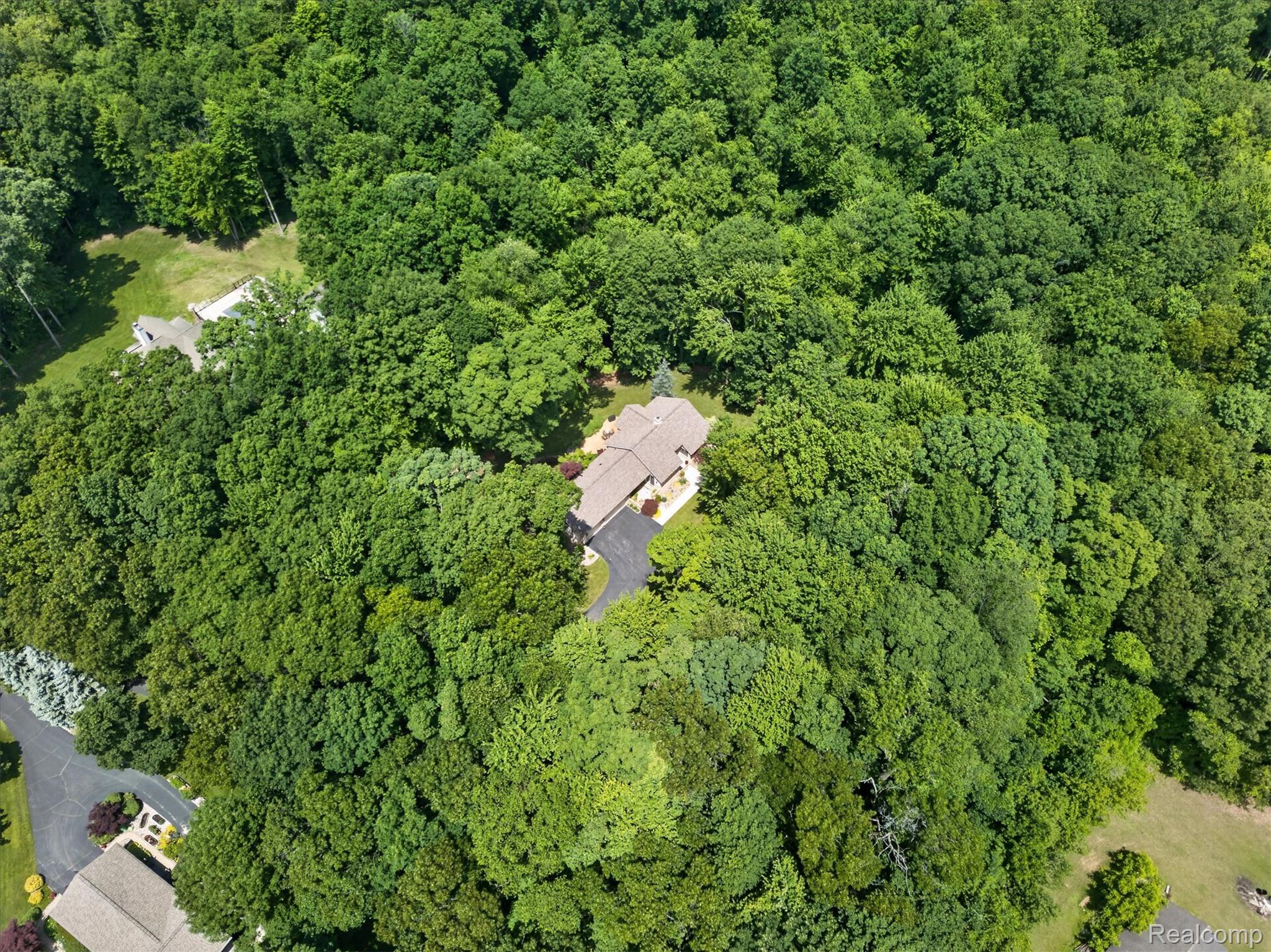 5388 Hartland Road Fenton, MI 48430 - Photo 66 of 74 67-5388-Hartland-Rd-WindowStill.jpg