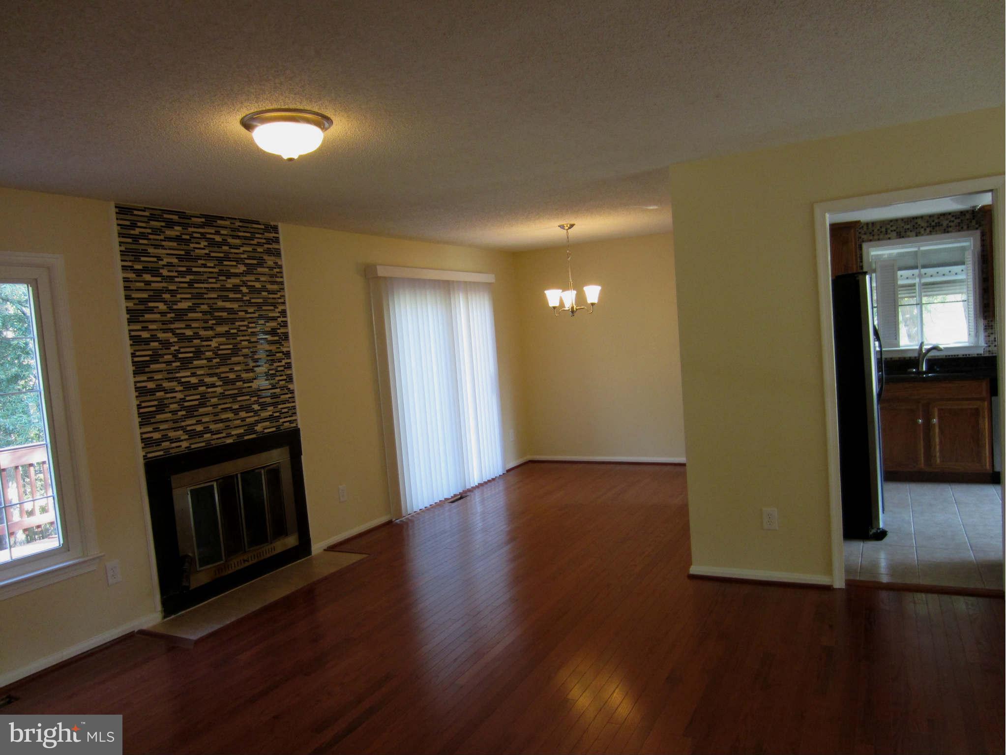 12016 Pierce Road Waldorf, MD 20601 - Photo 5 of 20 Living Room