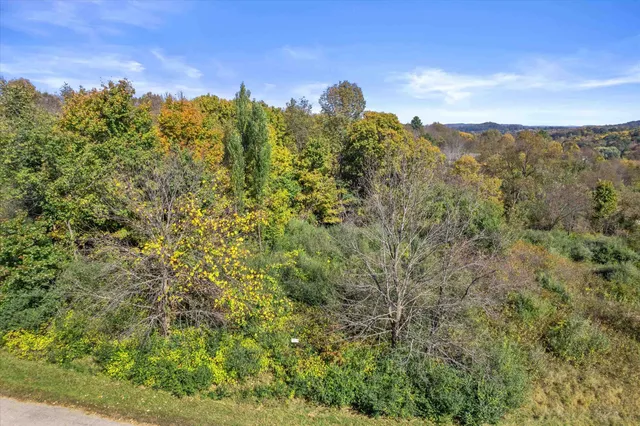 $18,700 | 1520 Staghorn, La Valle, WI 53941