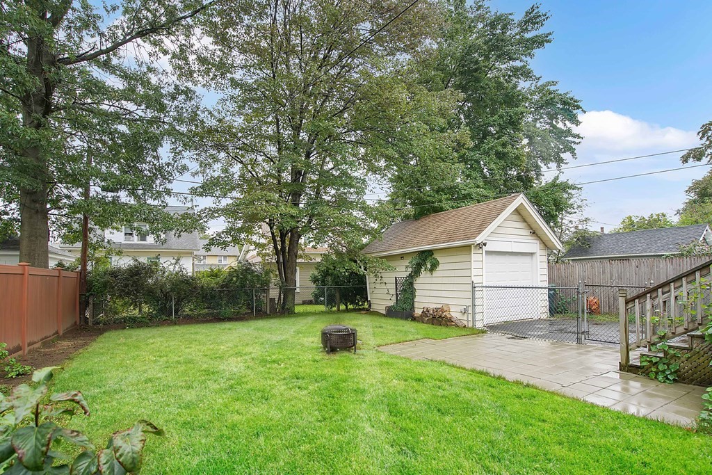 25 Meredith Street Springfield, MA 01108 - Photo 29 of 31