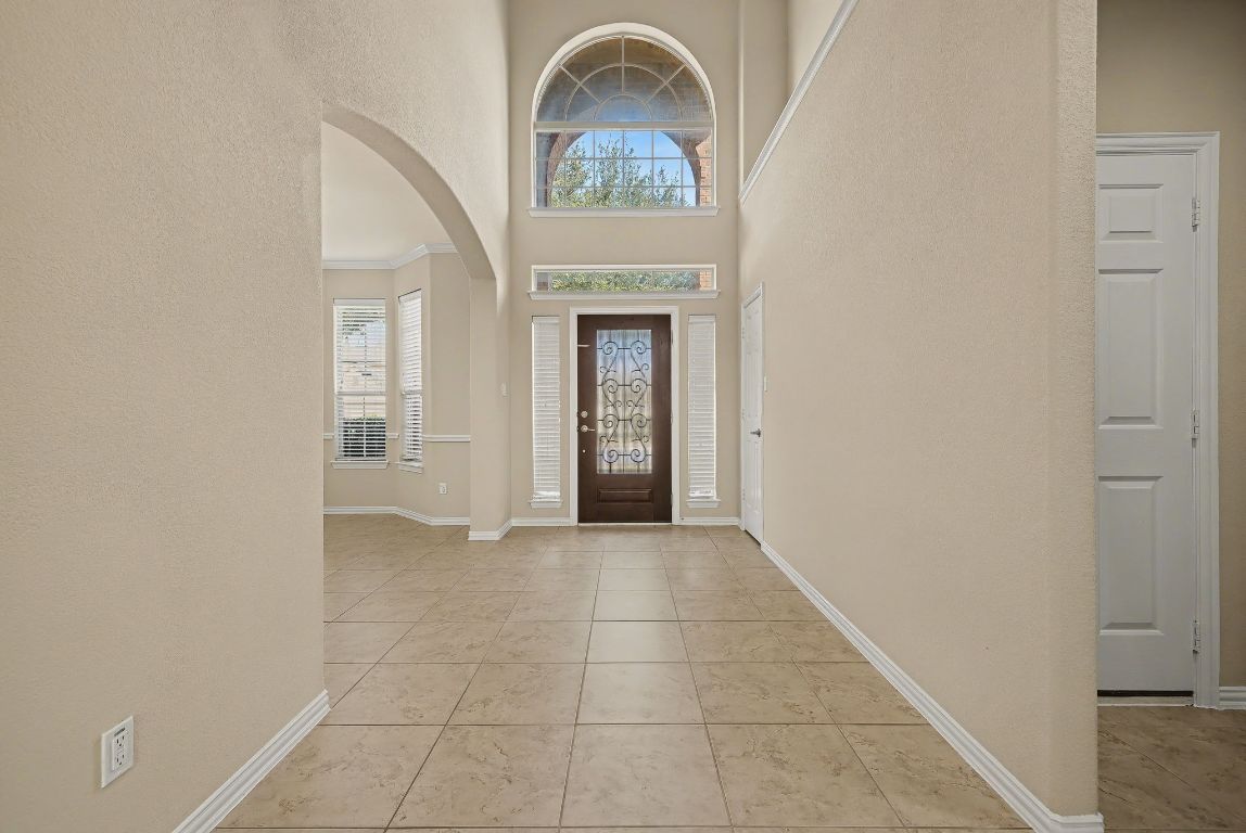 2528 Mirasol Loop Round Rock, TX 78681 - Photo 3 of 40