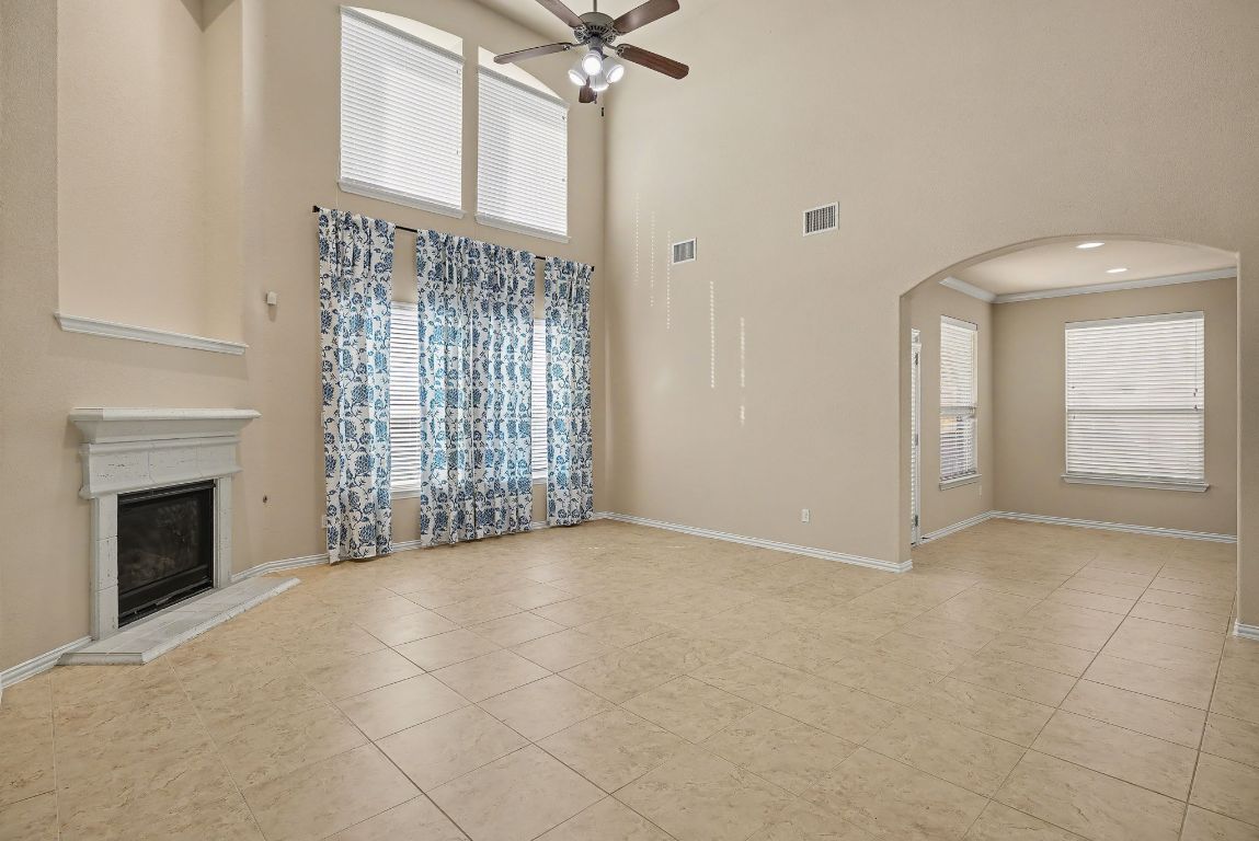 2528 Mirasol Loop Round Rock, TX 78681 - Photo 5 of 40