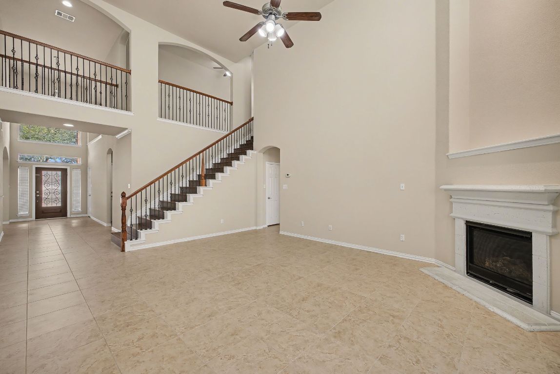 2528 Mirasol Loop Round Rock, TX 78681 - Photo 7 of 40