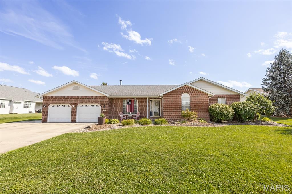 310 Coventry Way Highland, IL 62249 - Photo 1 of 29