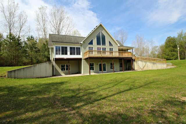 8680 South Durand Road Durand, MI 48429 - Photo 1 of 32 20459611.JPG