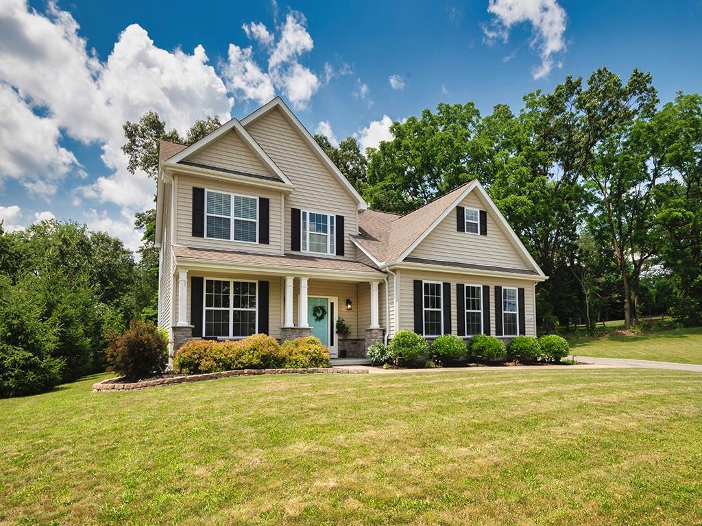 Custom-built 6 year young Pitell Home. Bayview floor plan. This beautiful home offers main floor living with modern finishes!