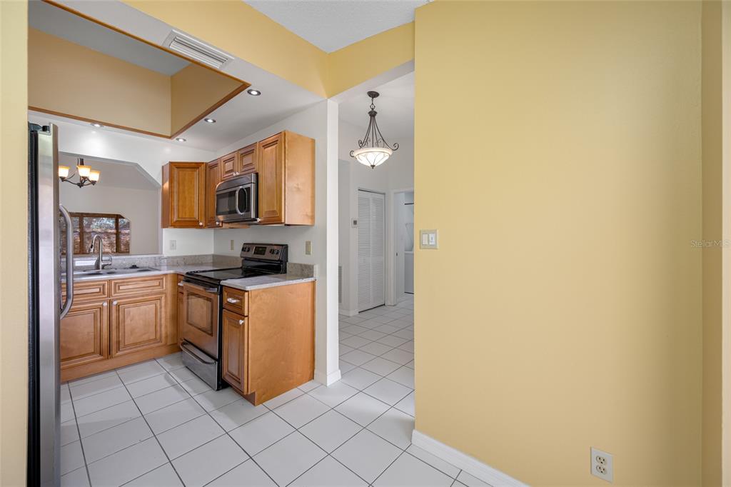 14778 Feather Cove Road Clearwater, FL 33762 - Photo 7 of 34