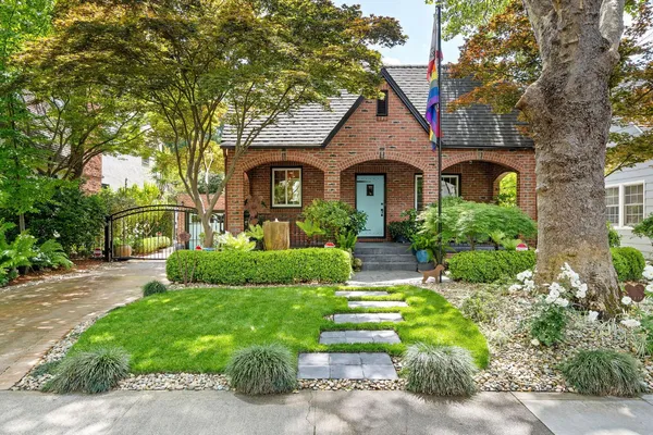 $1,449,000 | 1630 11th Avenue, Sacramento, CA 95818