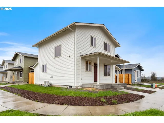 $290,000 | 671 ST Charles Street, Eugene, OR 97402