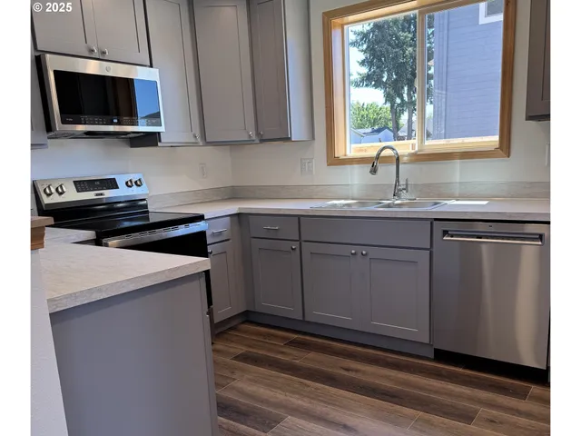 $290,000 | 671 ST Charles Street, Eugene, OR 97402