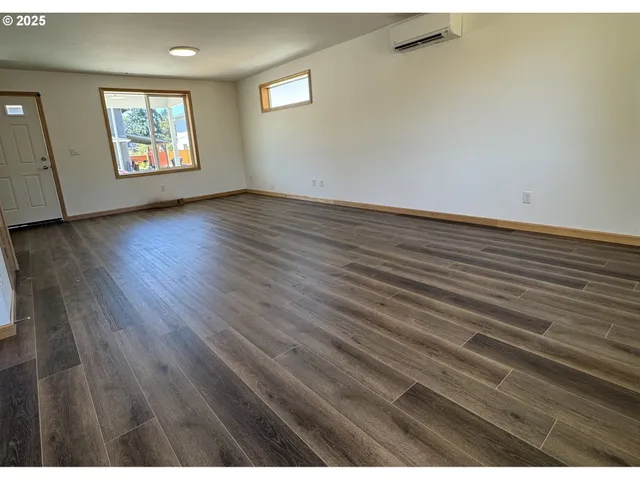 $290,000 | 671 ST Charles Street, Eugene, OR 97402