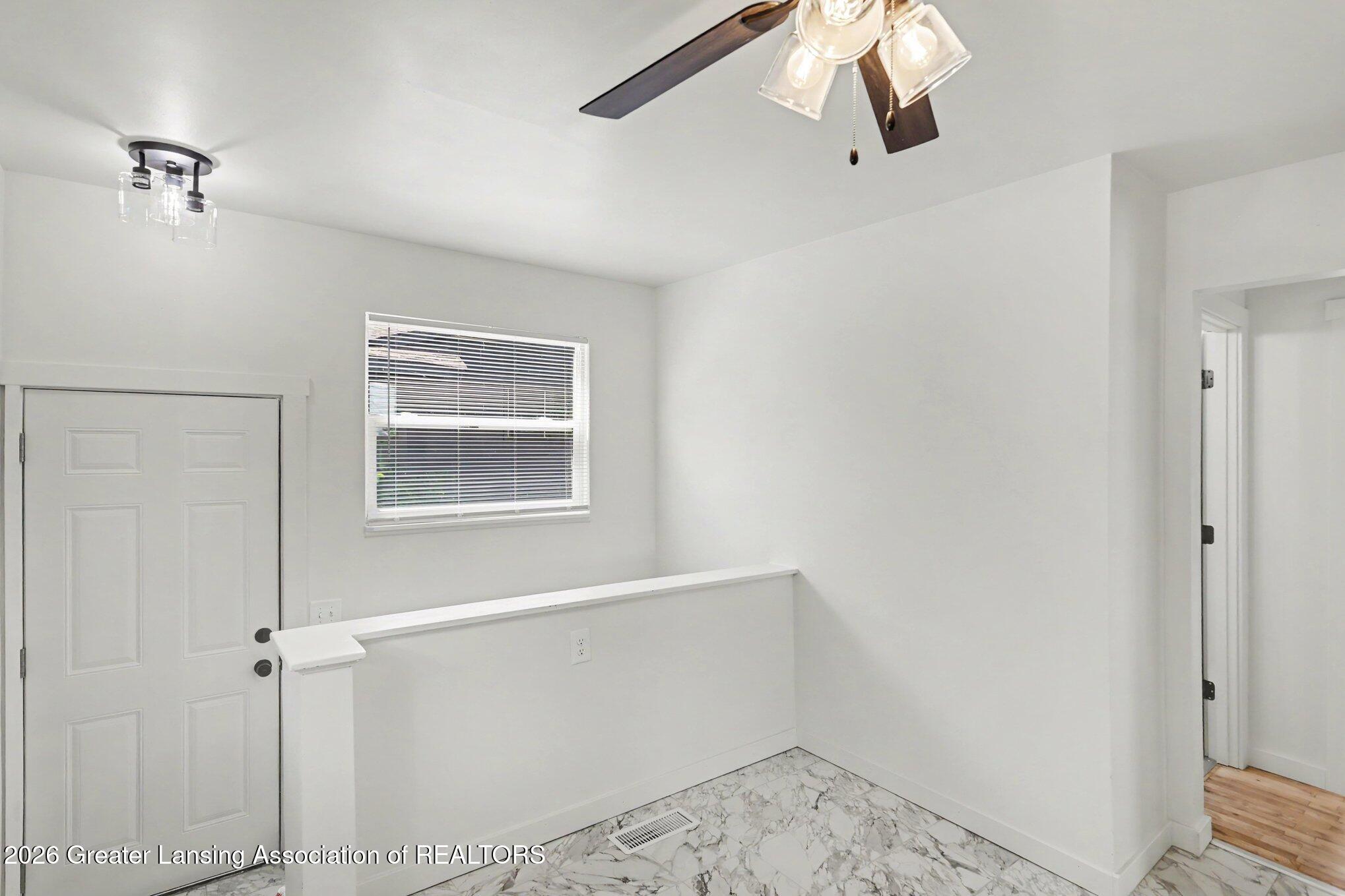 3224 Reo Road Lansing, MI 48911 - Photo 16 of 26 015_file_2945
