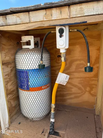 $90,000 | 26 Ponderosa Road, Salt Flat, TX 79847