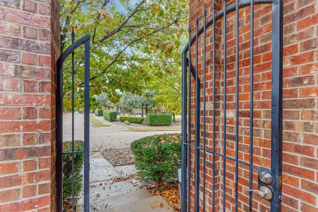 $468,500 | 9458 Park Garden Drive, Frisco, TX 75035