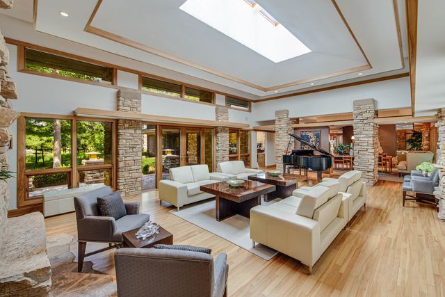 $4,999,000 | 165 Schneider Road, Elburn, IL 60119